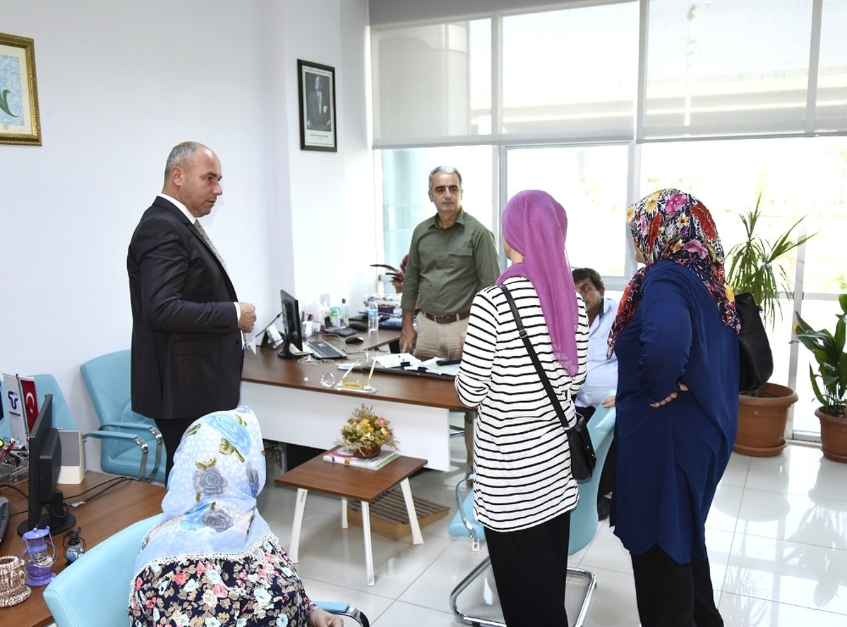 İstihdam Ofisi İş Arayanlar ile İşverenler Arasında Köprü Oluyor