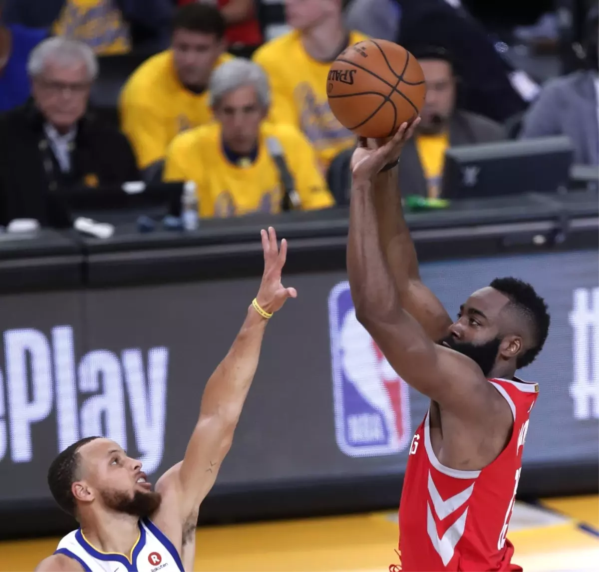 James Harden Triple Double ile Takımını Sırtladı