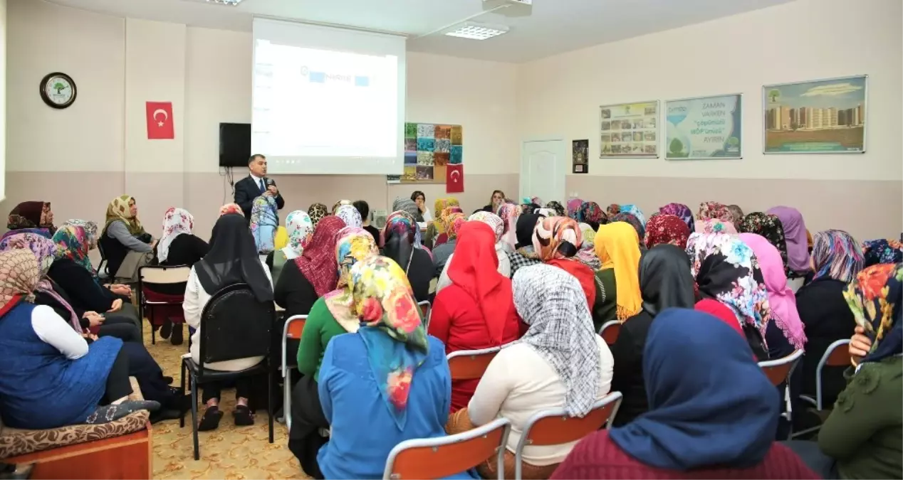 Kadınlara, Uyuşturucuyla Mücadele Yöntemi Anlatıldı