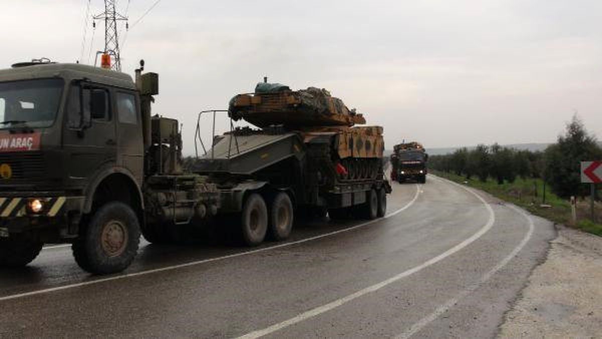 Kilis\'ten Sınır Hattına Askeri Sevkiyat