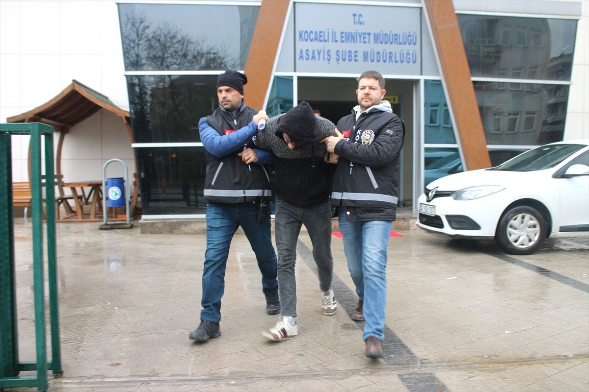Kocaeli ve Sakarya\'da Akaryakıt İstasyonlarından Hırsızlık İddiası