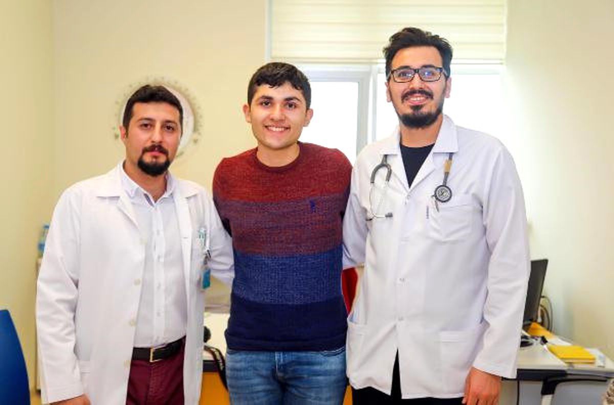 Liseli Emre Berk, 7 Ayda 40 Kilo Verdi