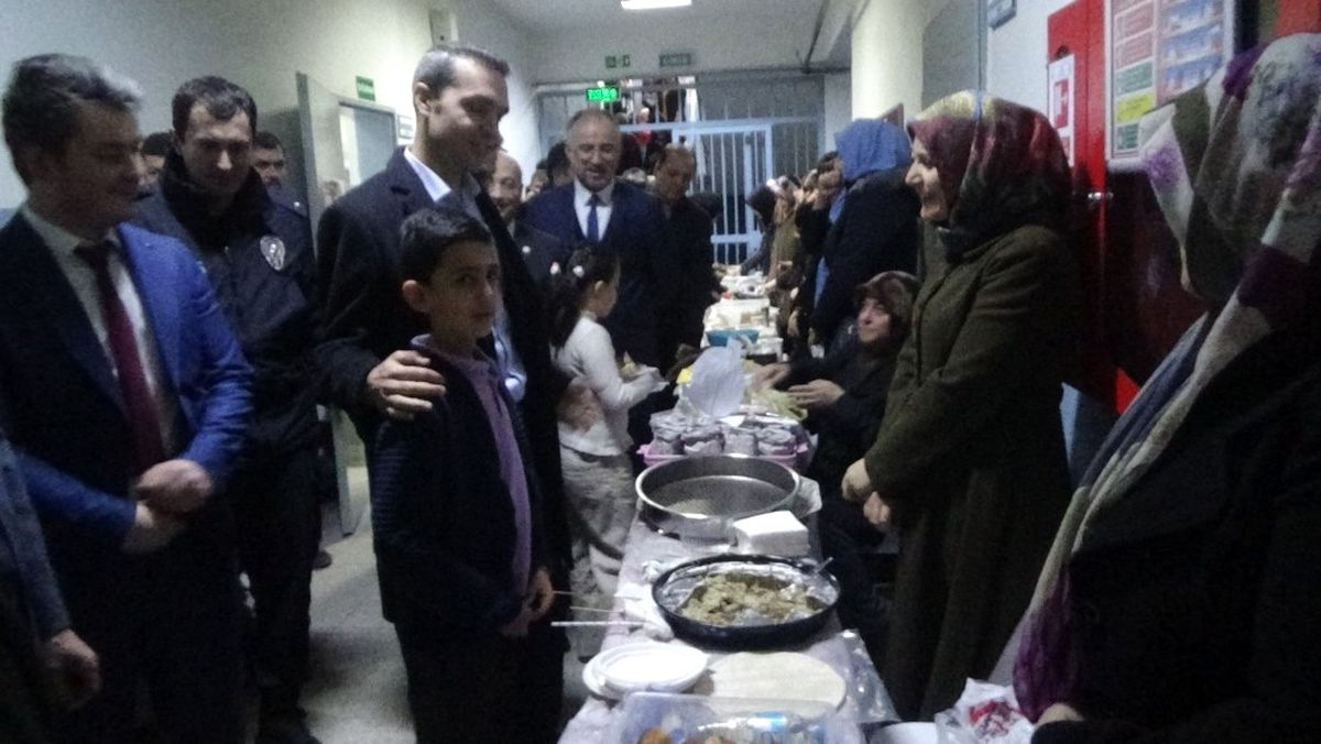 Öğrencilerden Yemenli Mağdurlar İçin Kermes