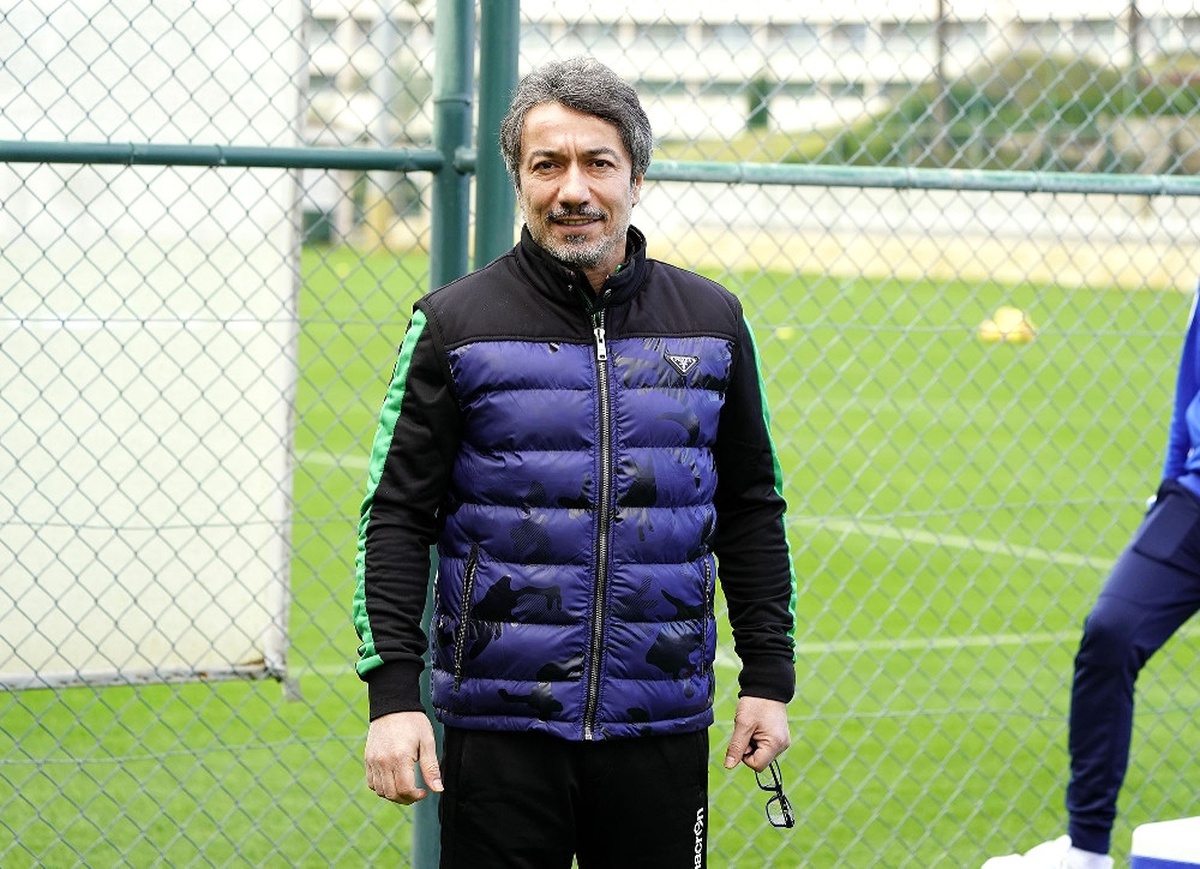 Sadık İçin Fenerbahçe ve Beşiktaş\'tan Resmi Teklif Aldık"