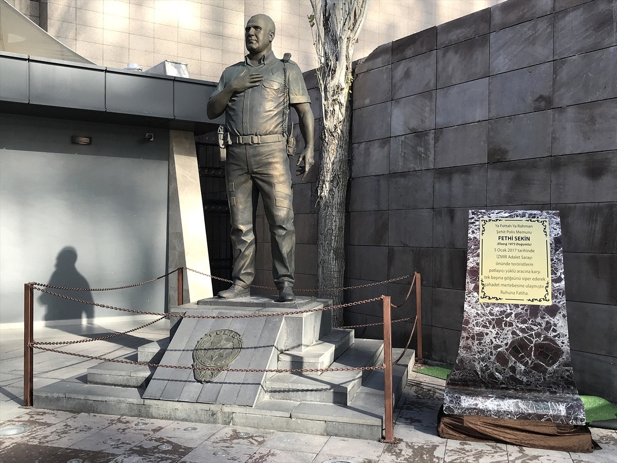 Şehit Fethi Sekin İçin Kitabe Yaptırıldı