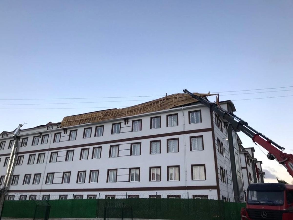 Sinop\'ta Fırtına Yıktı Geçti