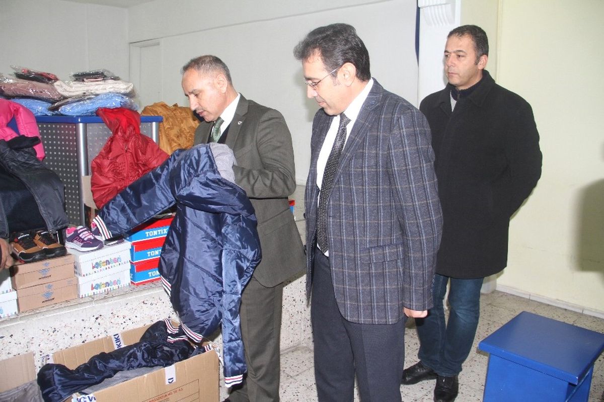 Sosyal Sorumluluk Projesiyle, Öğrencilere Kıyafet Desteği