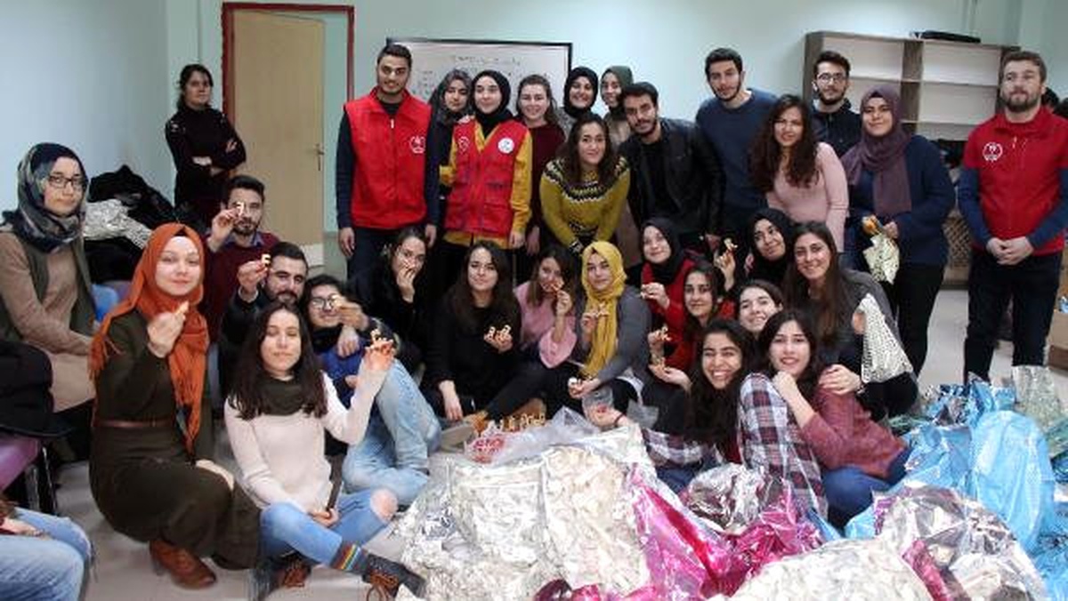 Üniversite Öğrencilerinden \'Oyuncak Kardeşliği\' Kampanyası