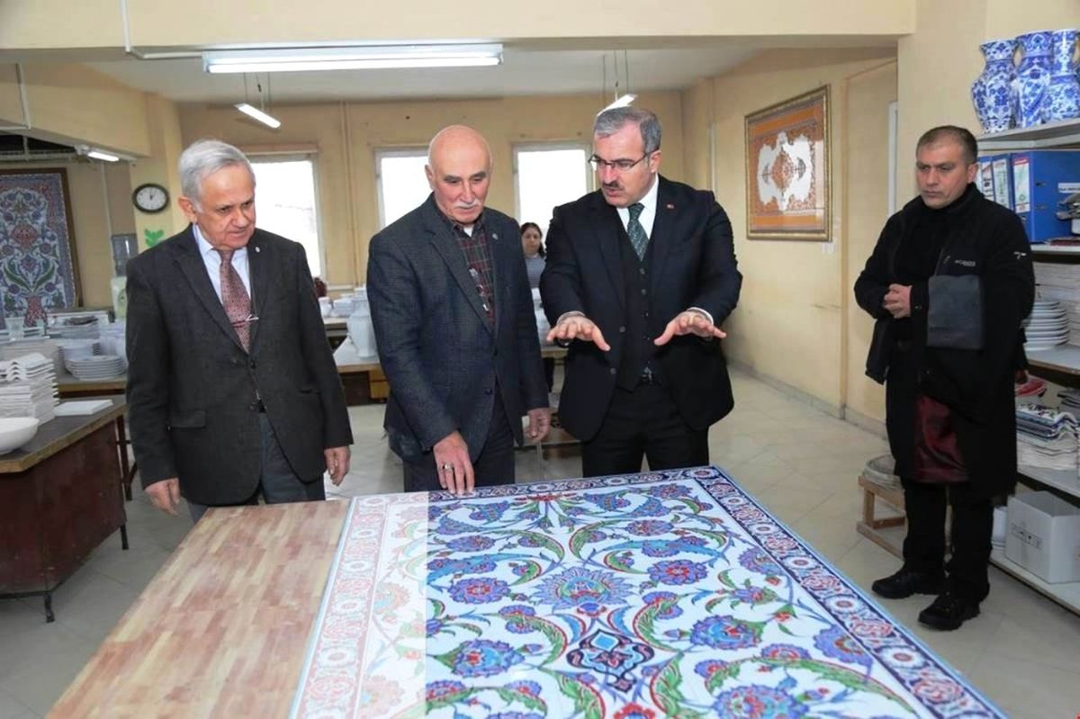 Vali Toraman, Çini ve Seramik Üretimini Yerinde Gördü