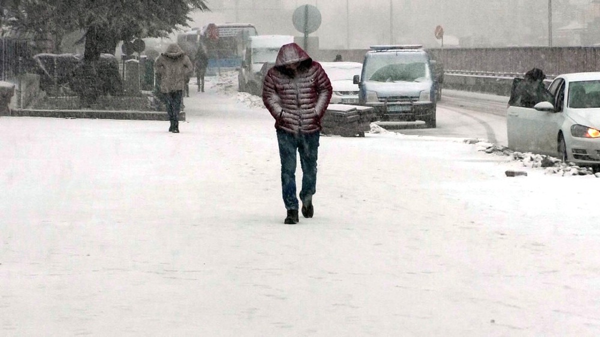 Yozgat\'ta Kar Yağışı ve Tipi Etkili Oldu