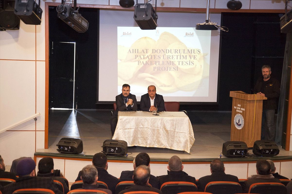 Ahlat\'ta Proje Tanıtım Toplantısı