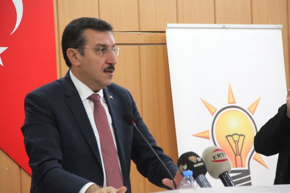AK Parti\'de Seçim Toplantısı