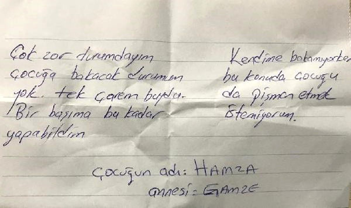 Anne, 3 Yaşındaki Oğlunu Avm\'de Cebine Not Bırakıp Terk Etti