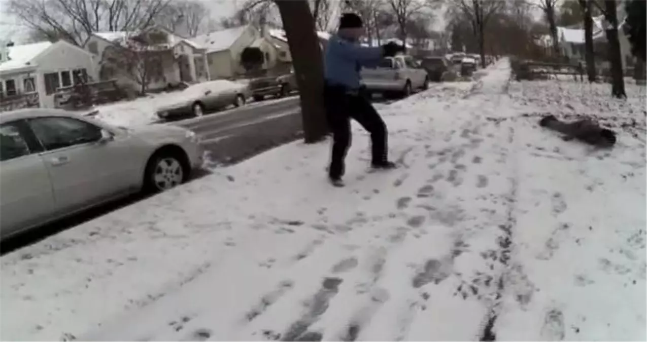 Bıçakla Üzerine Yürüyen Adama Kurşun Yağdıran ABD Polisi, Soruşturma Sonrası Göreve Döndü