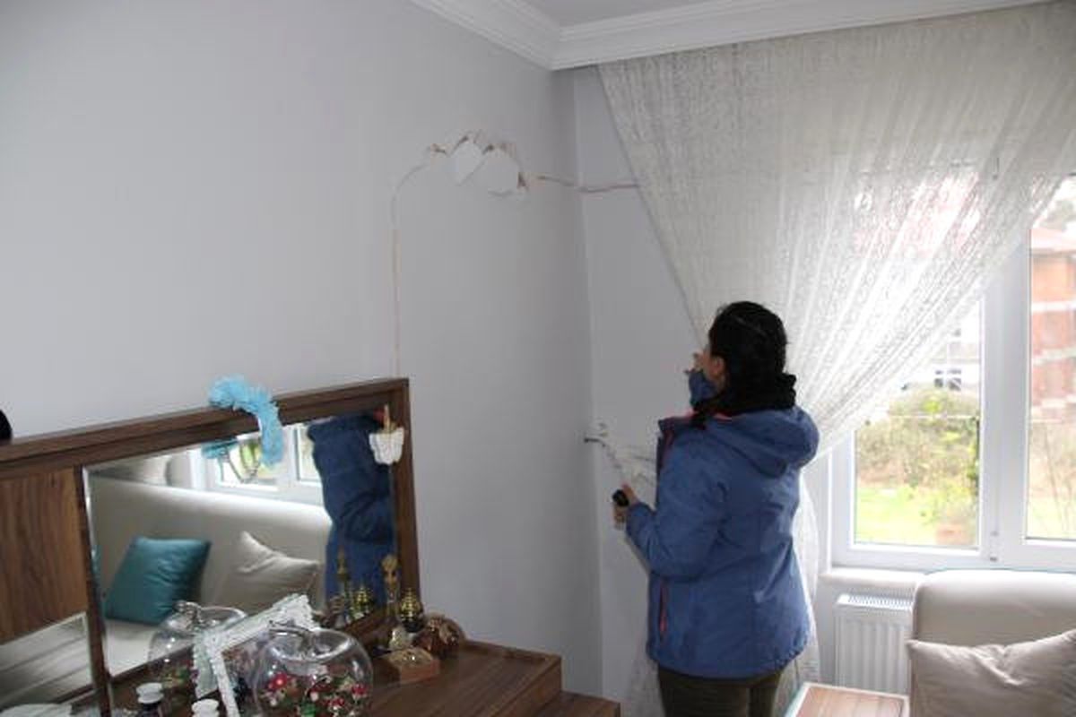 Binalardaki Çatlaklar Ev Sahiplerini Endişelendiriyor