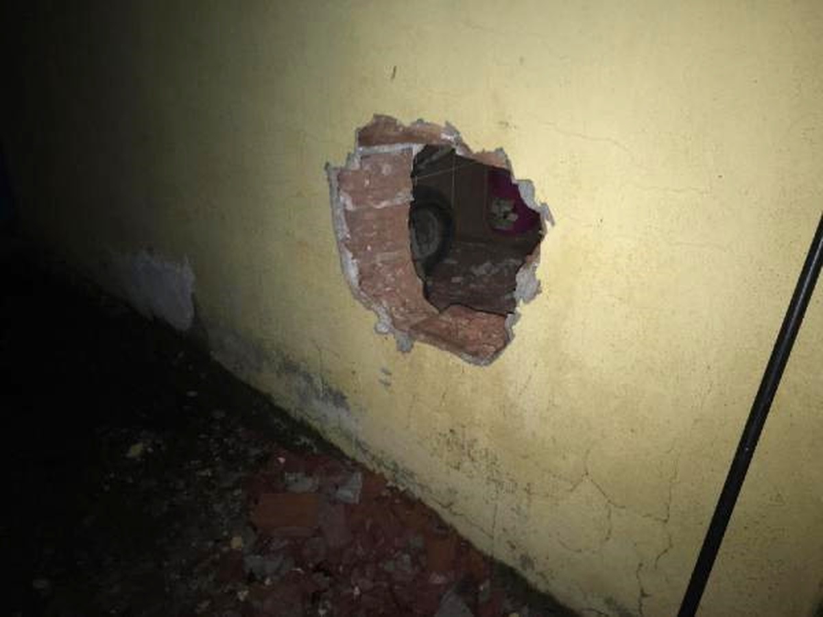 Duvarı Delerek Eve Giren 7 Hırsızlık Şüphelisine Suçüstü