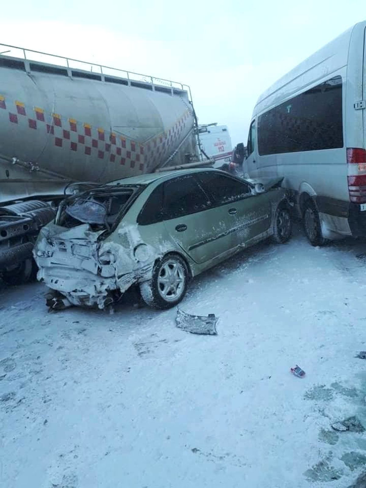 Erzurum\'da 20 Araç Birbirine Girdi: 1 Ölü, Çok Sayıda Yaralı Var
