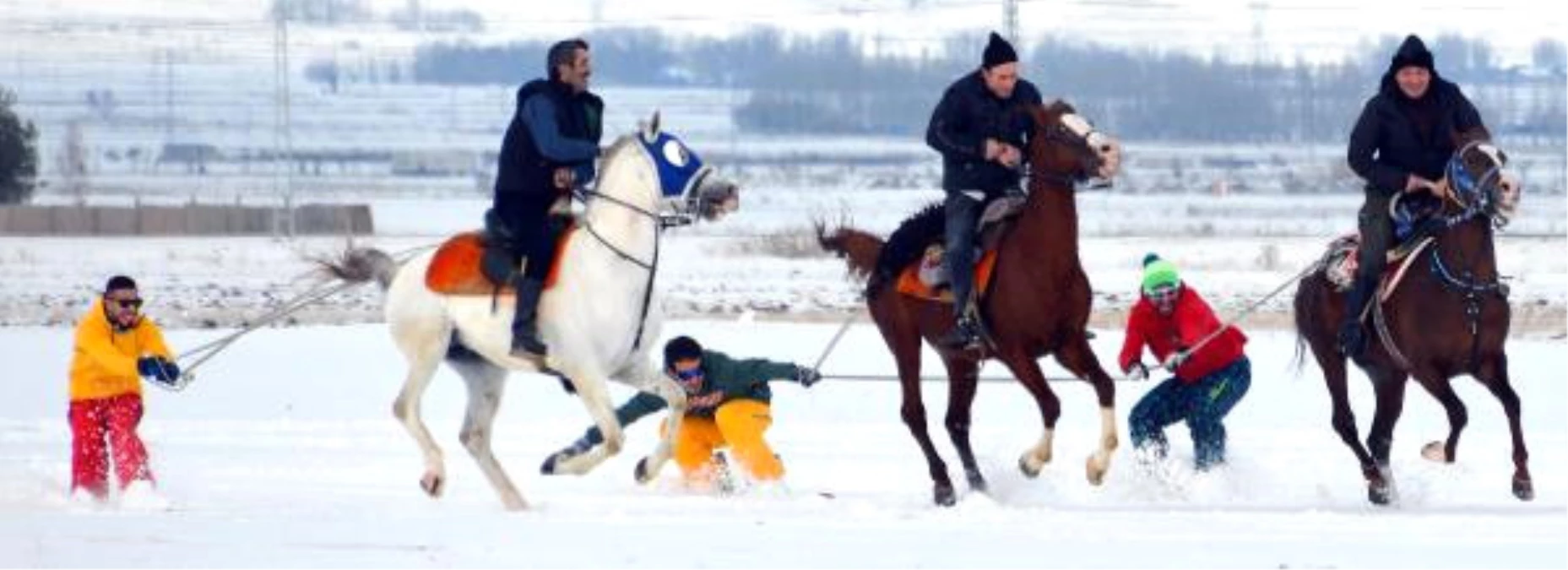 Erzurum Ovası\'nda Atlı Snowboard