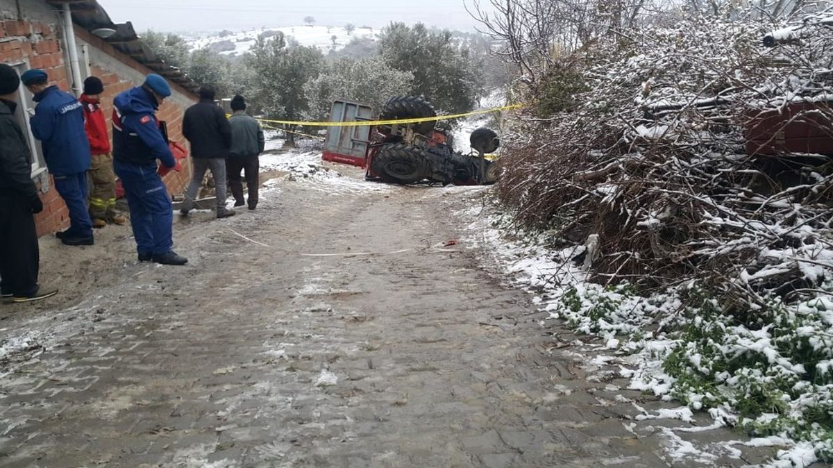 Eşinin Kullandığı Traktörün Altında Kaldı