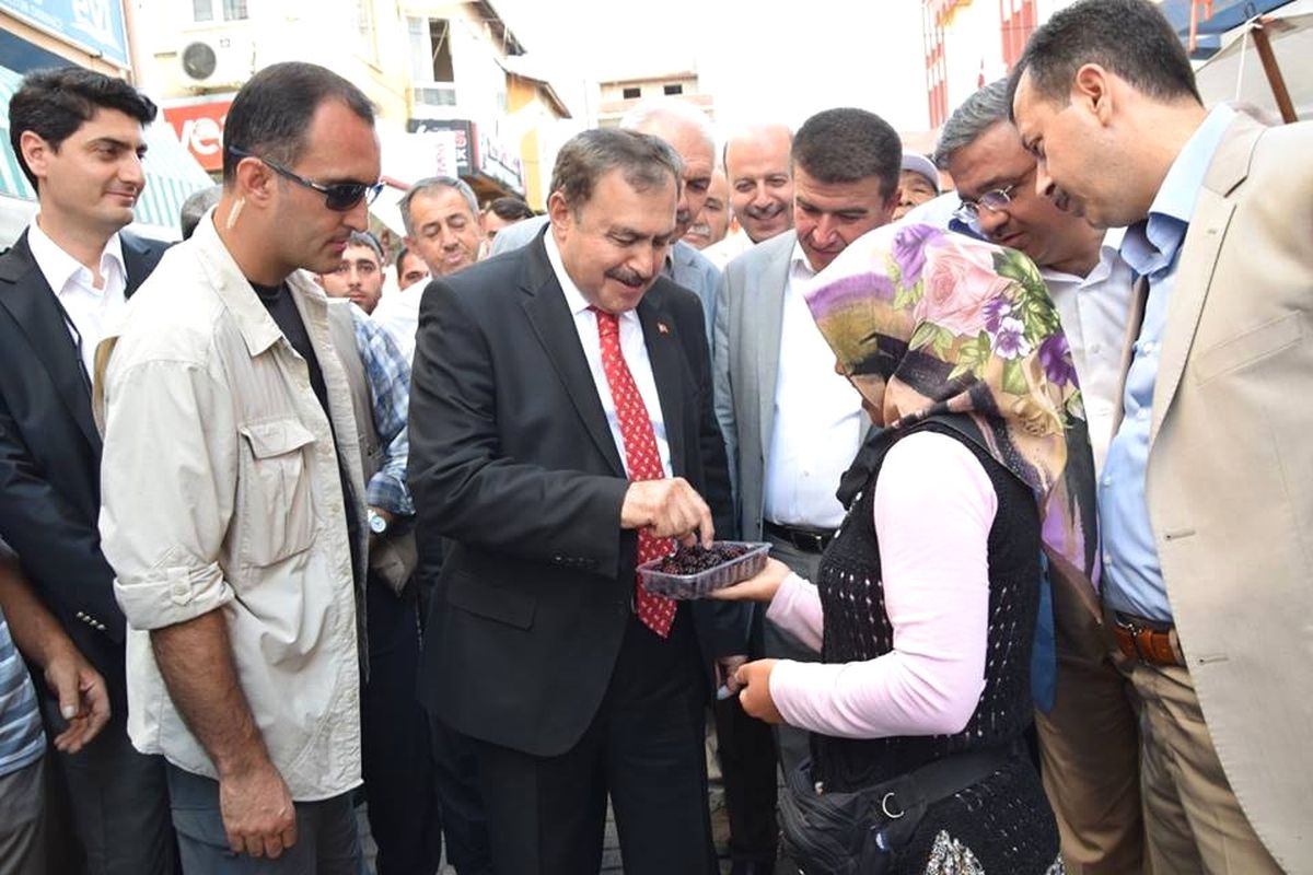 Eski Bakan Eroğlu\'nun Irak Temsilciliğine Atanması Şuhut\'ta Sevinçle Karşılandı