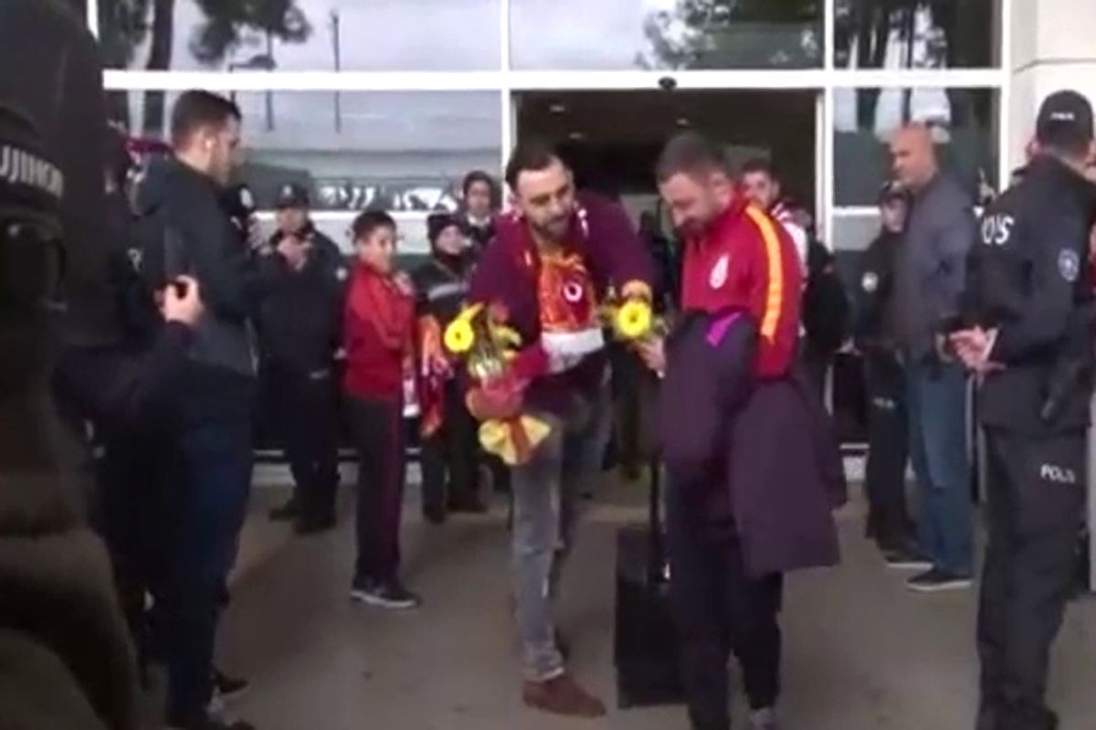 Galatasaray\'a Antalya\'da Coşkulu Karşılama