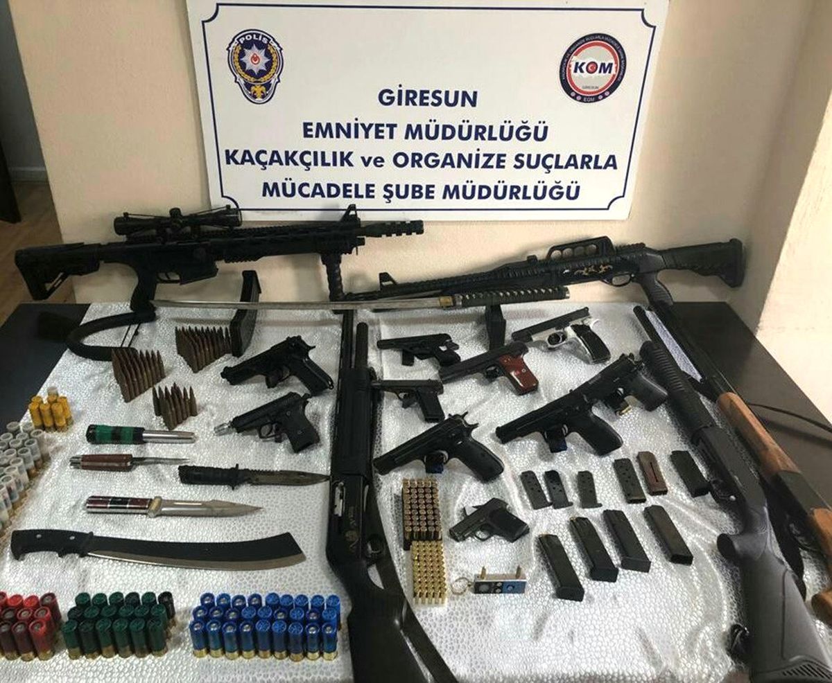 Giresun\'da Silah Kaçakçılığı ve Tefecilik Operasyonu: 22 Gözaltı