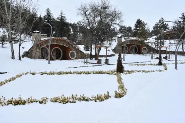 Hobbit Evleri’ Kışın da Cazibe Merkezi Olacak Son Dakika