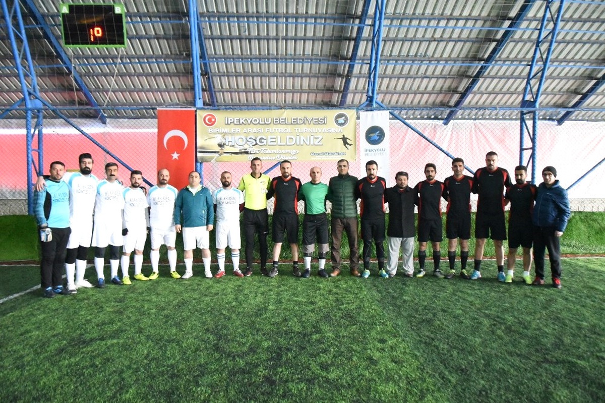 İpekyolu Belediyesinden Birimler Arası Futbol Turnuvası