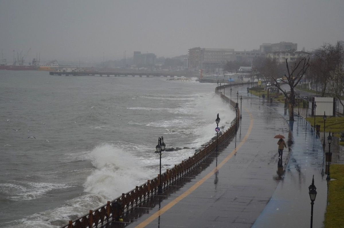 Marmara\'da Deniz Ulaşımına Poyraz Engeli