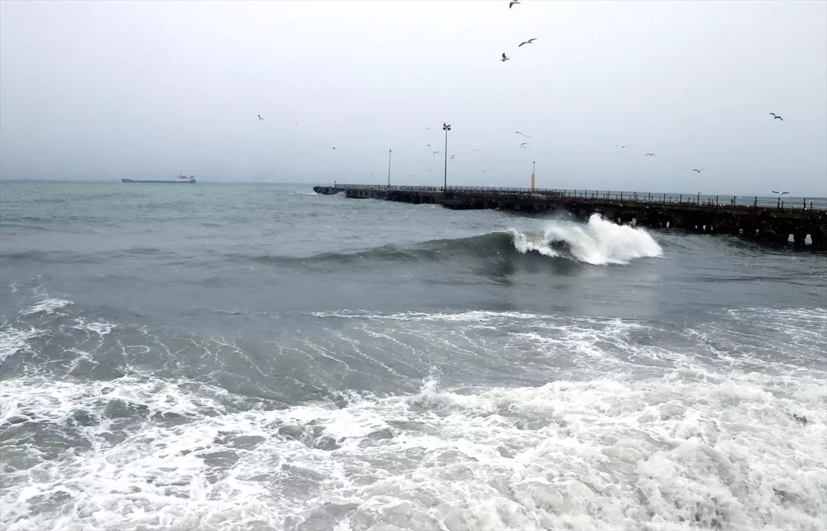 Marmara Denizi\'nde Ulaşıma Poyraz Engeli