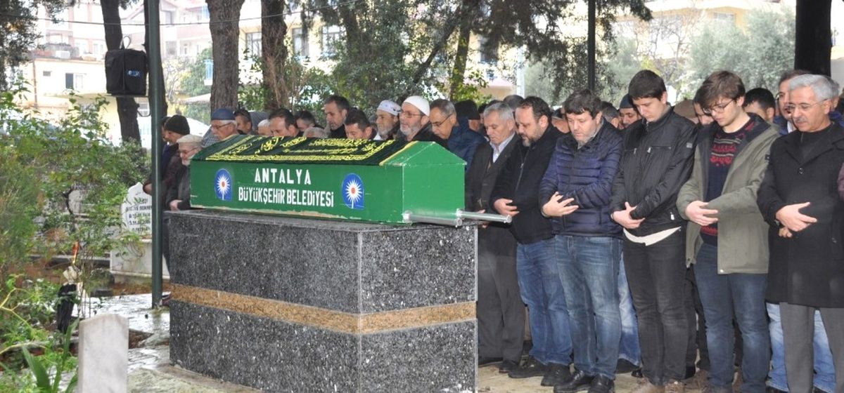 Nefes Borusuna Lokum Yapışan Ünal Dede Defnedildi