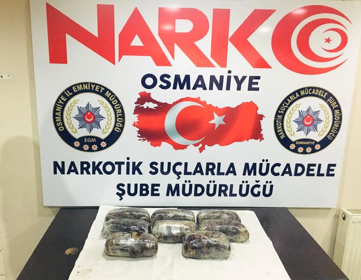 Osmaniye\'de Yolcu Otobüsünde 10 Kilo Uyuşturucu Ele Geçirildi