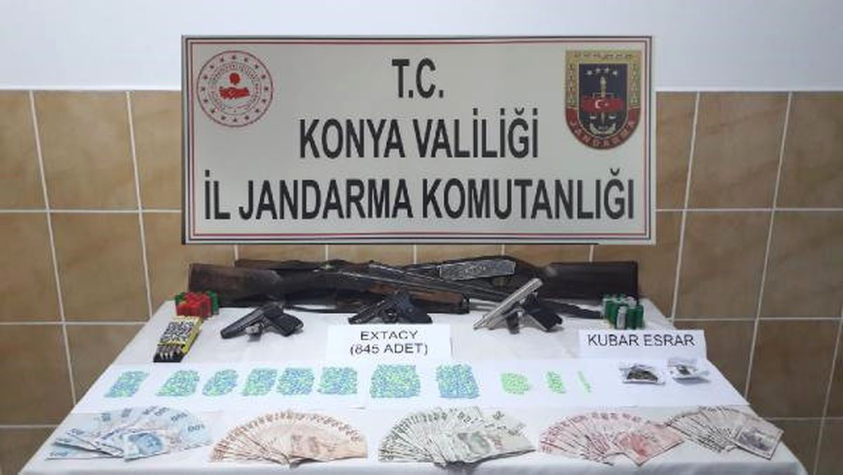 Parkta Uyuşturucu Satışına 6 Gözaltı