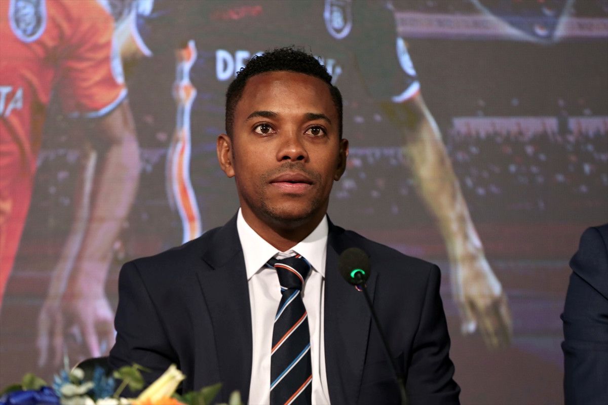 Robinho, Resmen Medipol Başakşehir\'de
