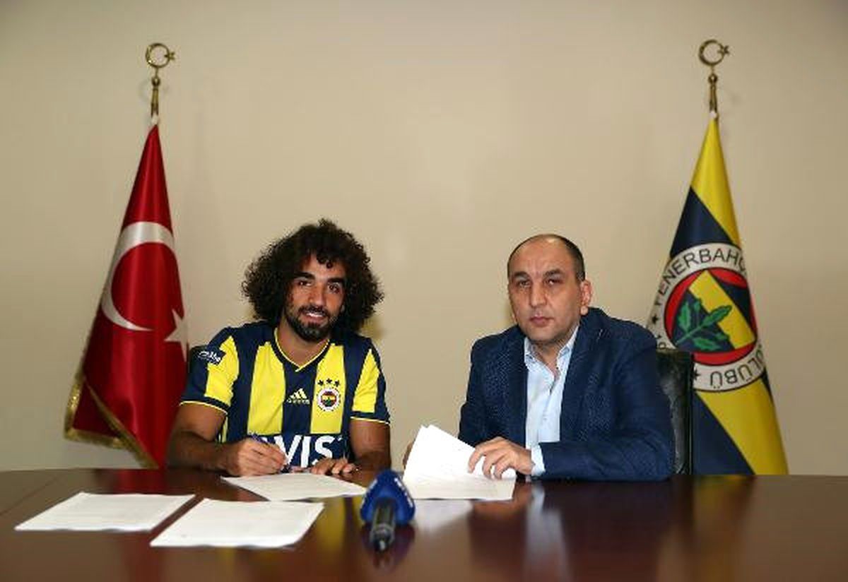 Sadık Çiftpınar Resmen Fenerbahçe\'de (2)