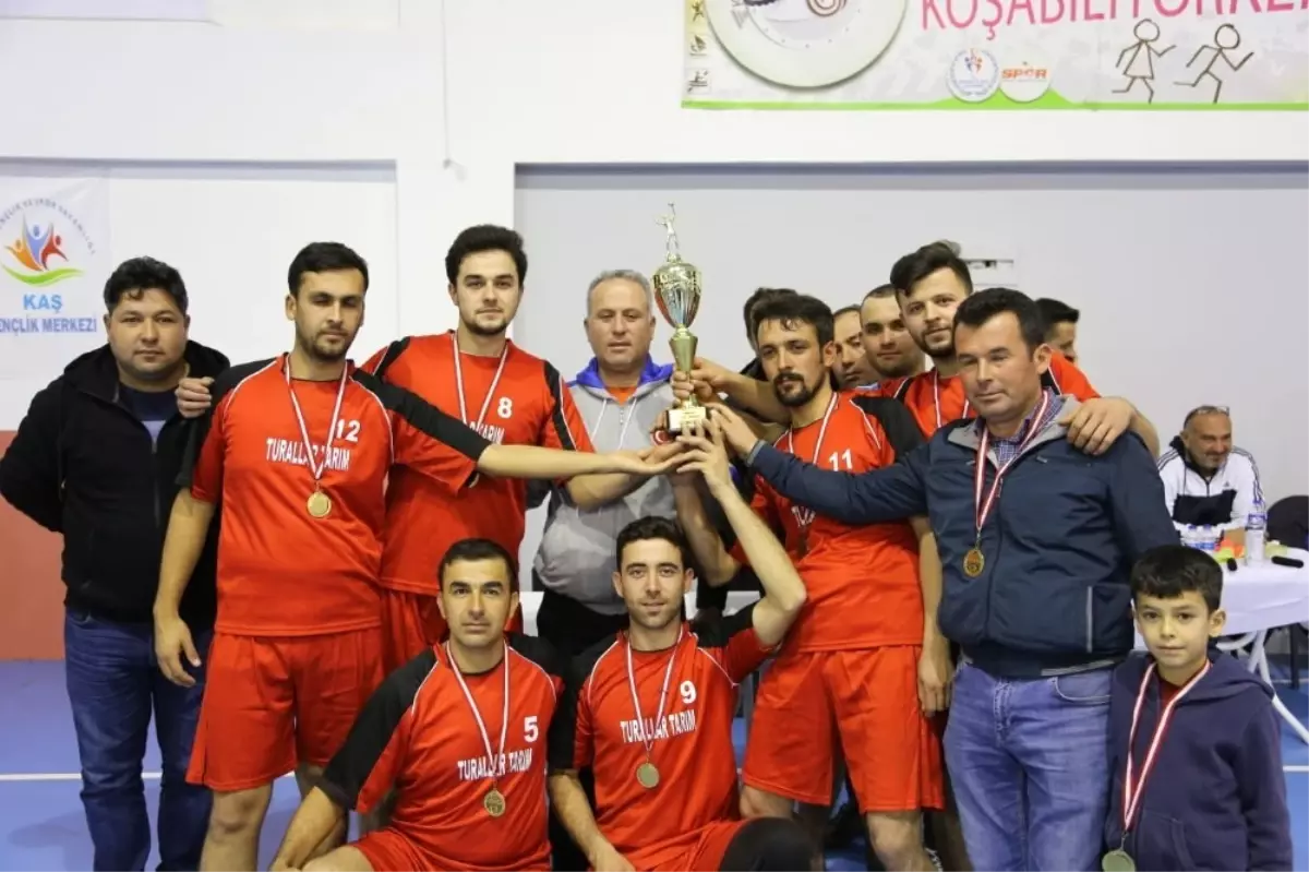 Sonbahar Kupası Voleybol Turnuvası Sona Erdi