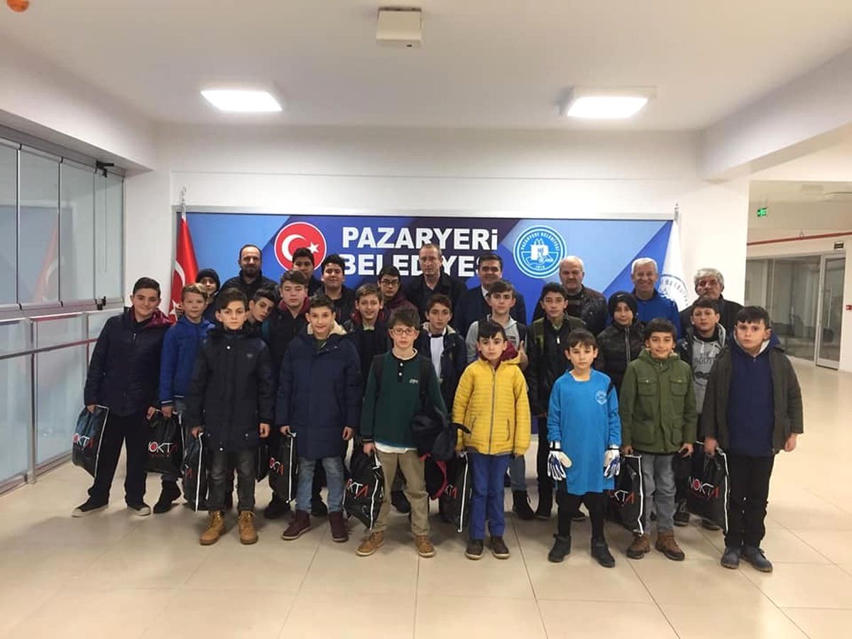 Sporculara Malzeme Dağıtımı Yapıldı