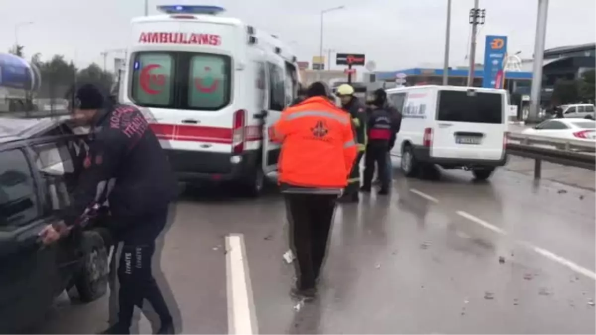 Trafik Kazası: 2 Yaralı - Kocaeli