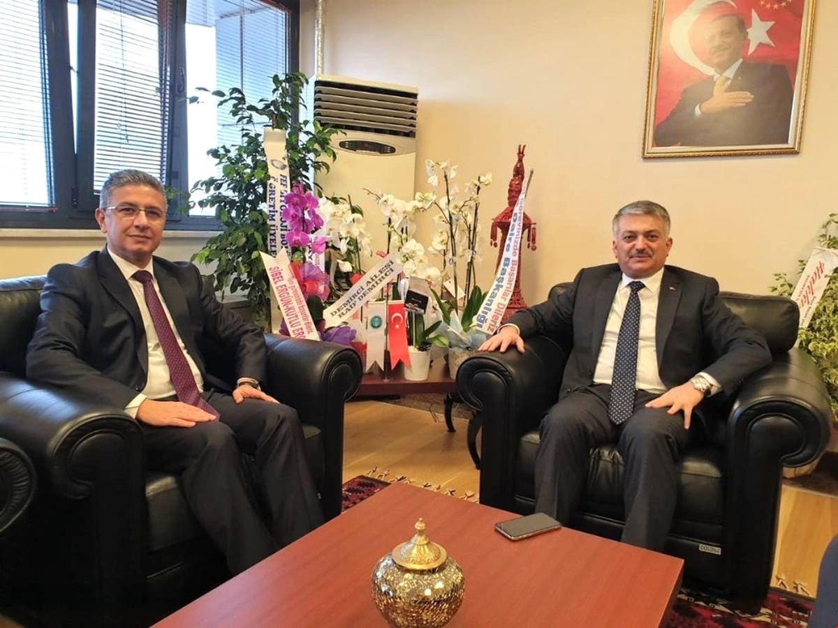 Vali Yazıcı, Rektör Kuş\'u Makamında Ziyaret Etti