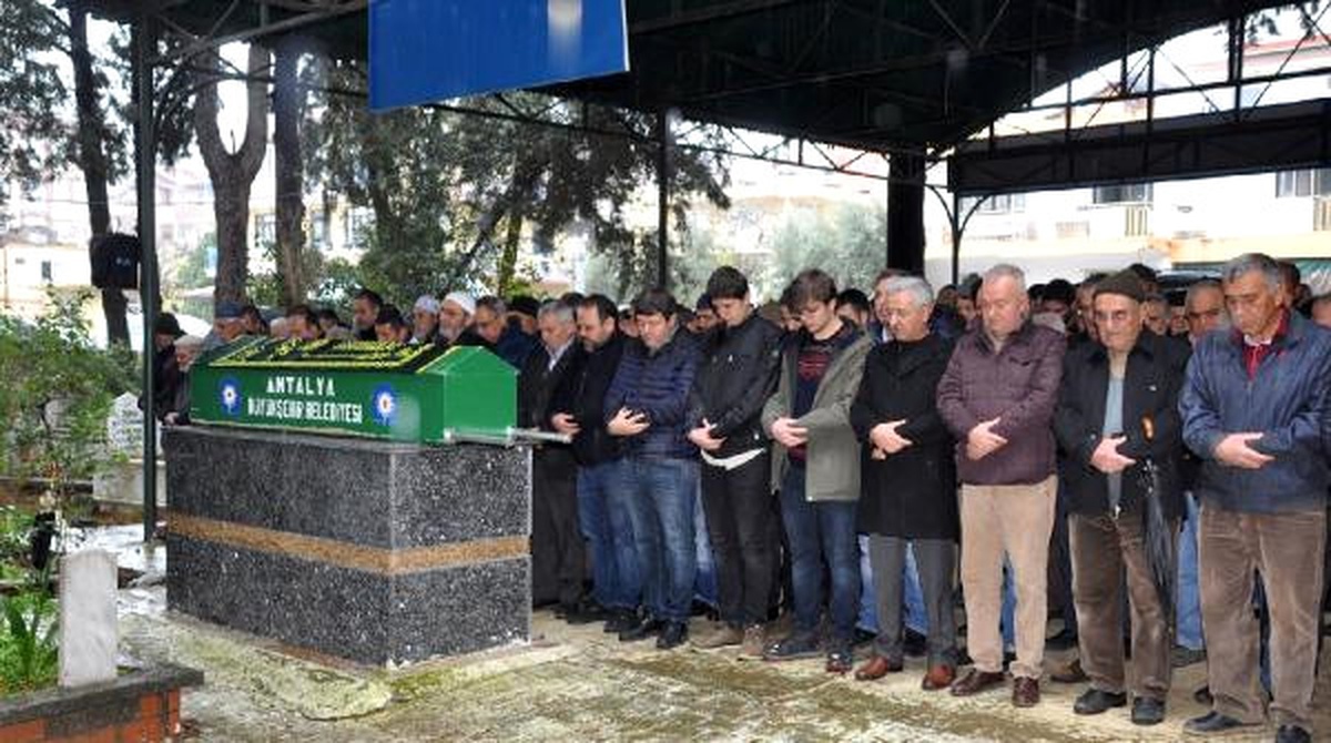 Yediği Lokumun Boğazına Yapışması Sonucu Ölen Kasap, Toprağa Verildi