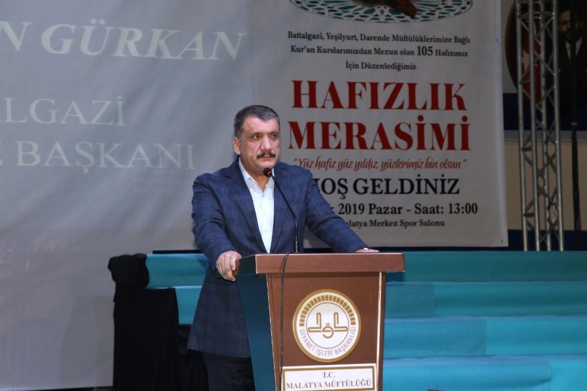 105 Hafız Mezun Oldu