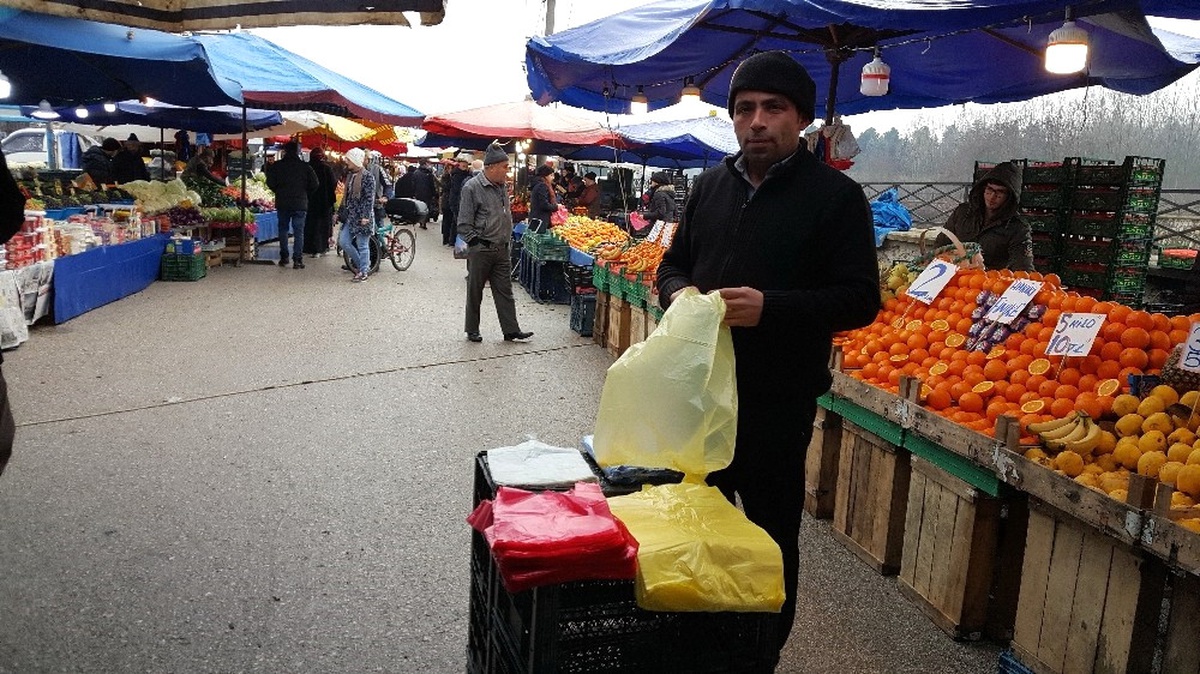 25 Kuruşluk Poşeti Pazar Tezgahında 10 Kuruşa Sattı