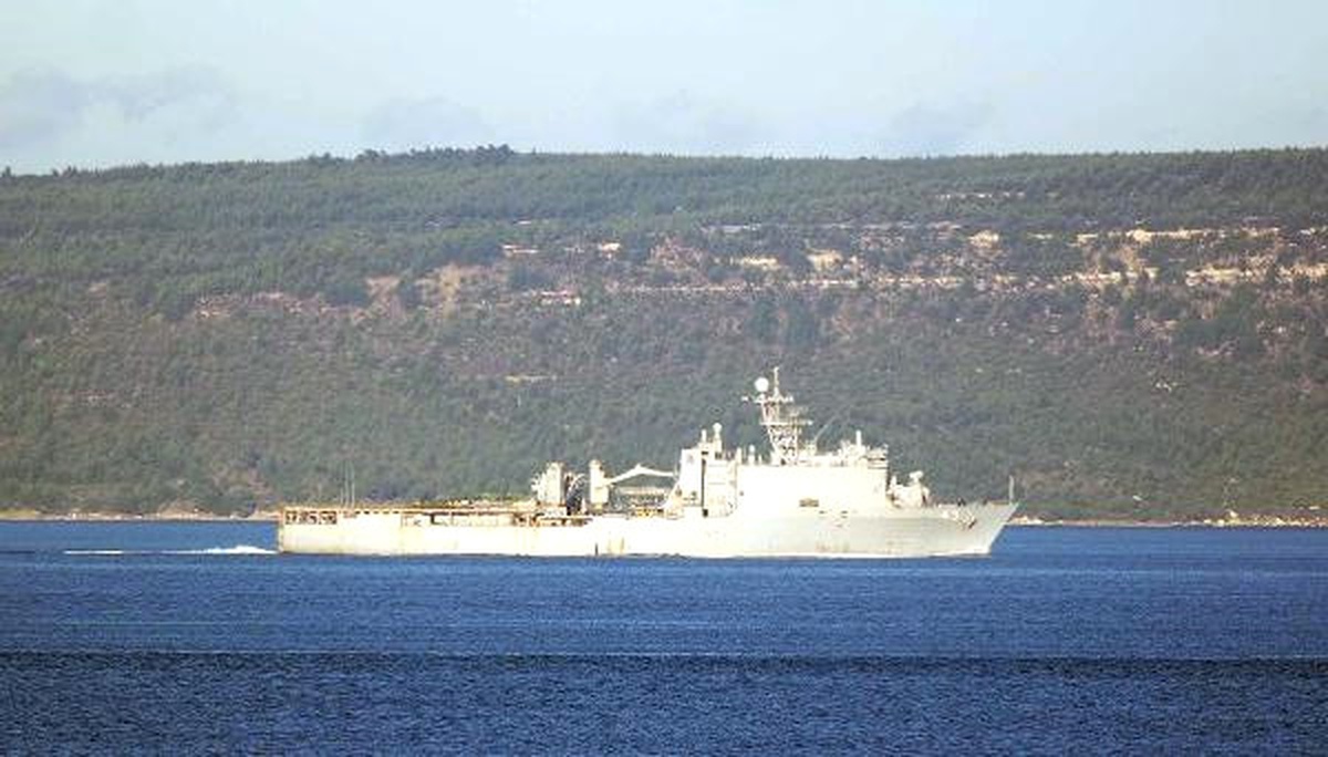 ABD Savaş Gemisi, Çanakkale Boğazı\'ndan Geçti