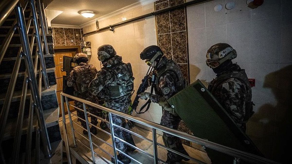 Ankara\'da bin polisin katılımıyla narkotik uygulaması yapıldı