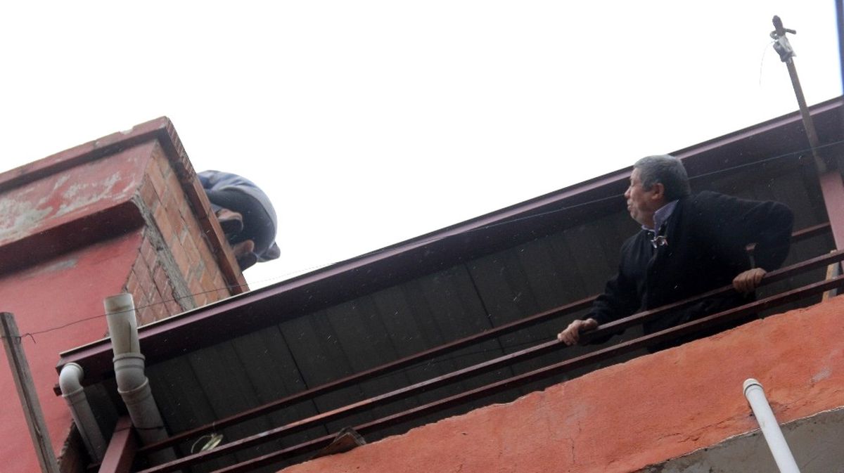Cep Telefonu ve Televizyon İçin Ölmek İstedi Polis Kurtardı