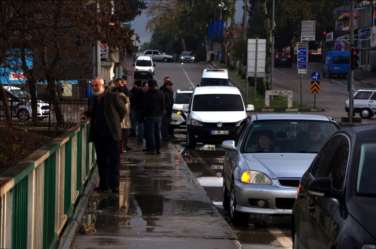 Ceyhan Nehri Taştı, Vatandaş Görmeye Koştu