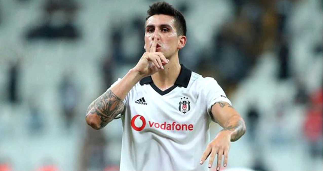 Corinthians, Beşiktaş\'ın Şilili Oyuncusu Enzo Roco\'ya Talip Oldu