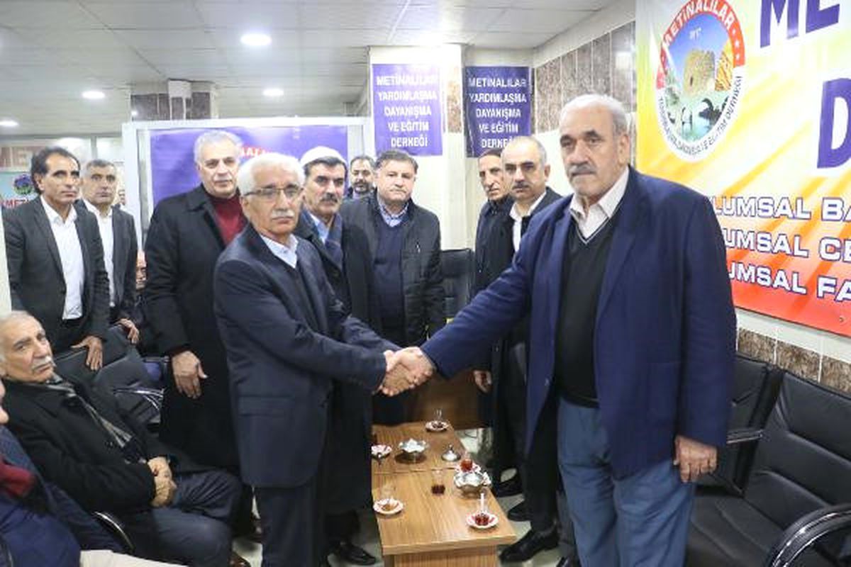 Diyarbakır\'da Husumetli İki Aile Törenle Barıştı