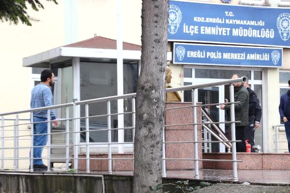 Ereğli Emniyet Müdürlüğü Önünde Kendisini Yakmak İstedi