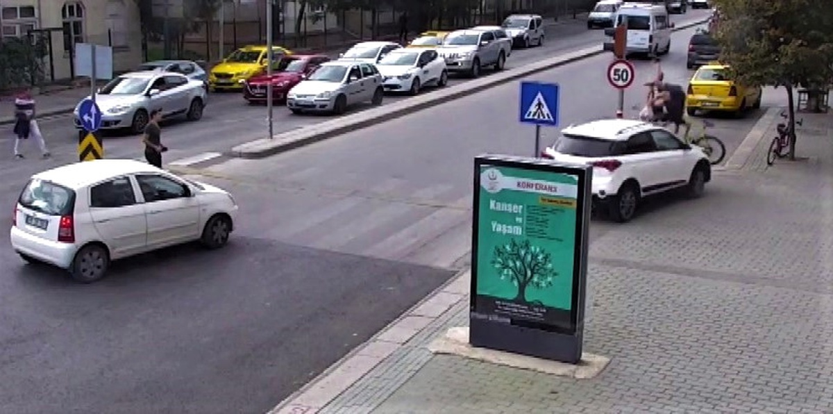 Eskişehir\'de Kaza Anları Şehir Polis Kamerasında